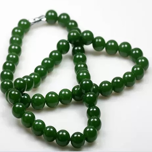 🐘🐘💓 8MMNatural Emerald Jade Statement Necklace - Picture 4 of 4